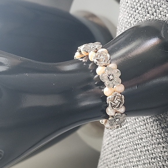 Pearl and Tibetan silver bracelet - Picture 2 of 6